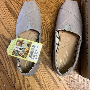 Toms shoes